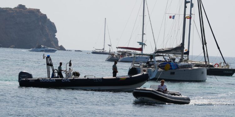Imagen del control llevado a cabo por Guardia Civil y Policía Local en Talamanca