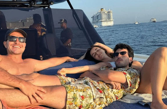 Sebastián Yatra y Lola Índigo en Ibiza. Imagen Instagram Lola Índigo.