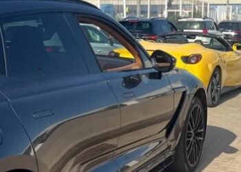 Imagen de los dos vehículos protagonistas de la carrera