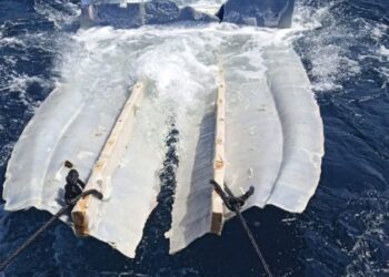 En Formentera se recogieron restos de una embarcación a la deriva