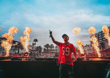 Tom Staar en la fiesta F*** me, I'm famous de David Guetta en Ushuaïa Ibiza. Imagen Tom Staar Facebook