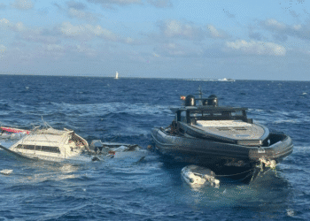 Imagen del momento del rescate. Salvamento marítimo