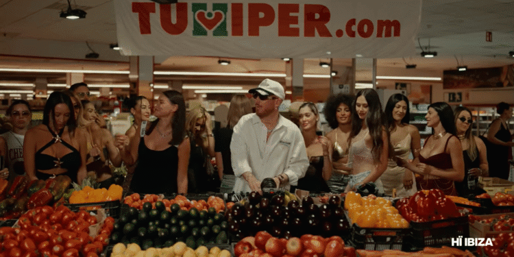 Hugel durante la sesión que acumula miles de visitas. Hï IBiza