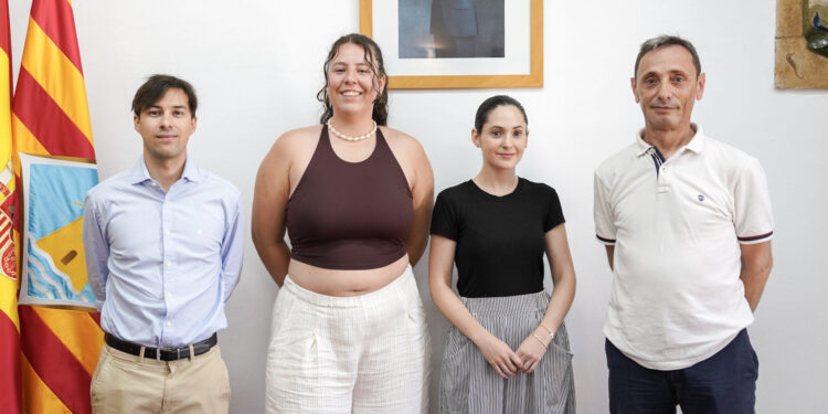 Las nuevas trabajadoras que se han incorporado al Consell han firmado un contrato formativo de doce meses.