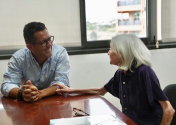 El alcalde de la ciudad, Rafael Triguero, junto a Estella Matutes.