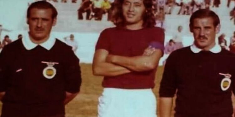 Juan José Huedo, a la derecha, junto a Sevillano, jugador de la SD Ibiza