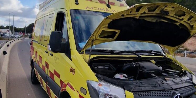 Una de las ambulancias averiadas, que denuncian desde los sindicatos.