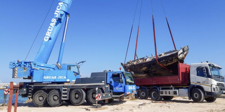 Retirada del 'Scipio 1924'. Fotos: Consell de Formetera