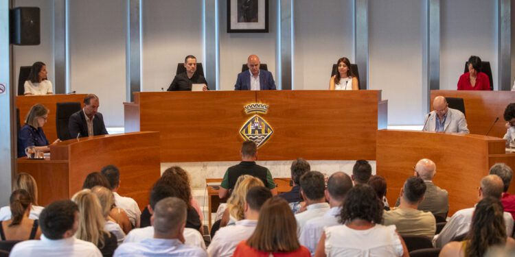 En la imagen, un momento del debate hoy en la sede del Ejecutivo insular