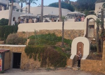 Imagen de una de las viviendas donde, según el PSOE, se celebran fiestas ilegales