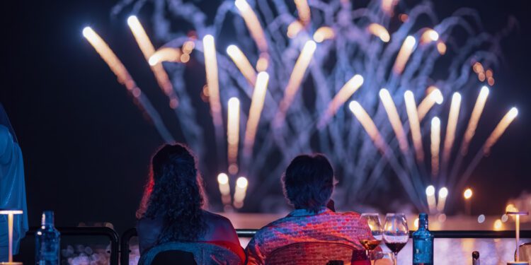 Imagen de los fuegos artificiales de las fiestas patronales de Ibiza desde la terraza de Lío.