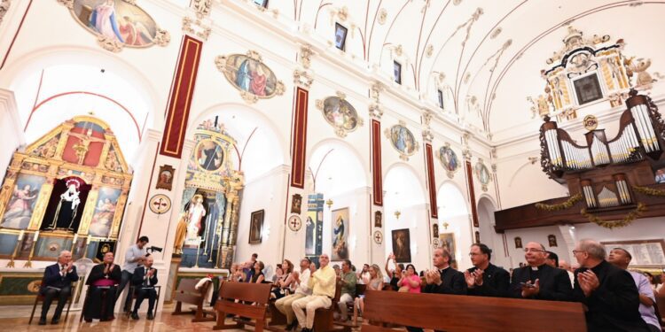 La inauguración de la nueva iluminación tuvo lugar ayer, martes. Foto: Endesa