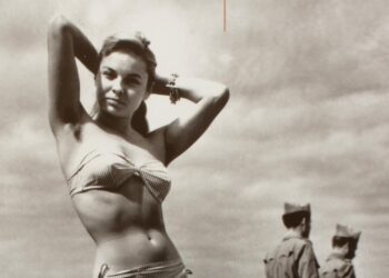 Primer biquini de Ibiza, una foto de Oriol Maspons que se pudo ver en Sa Nostra Sala de Ibiza. Foto Oriol Maspons, Monique, primer biquini d’Eivissa, 1954. Museu Nacional d’Art de Catalunya, dipòsit de l’artista, 2011.
© Arxiu Fotogràfic Oriol Maspons, VEGAP, Barcelona, 2019