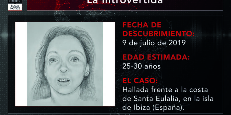 Ficha de la mujer hallada muerta y que sigue sin identificar, tal y como recuerda hoy la Policía Nacional en redes sociales. Hay una ficha e investigación abierta en la campaña Identify Me de la Interpol.