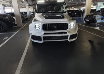 El Consell de Ibiza ha inmovilizado tres vehículos por transporte ilegal de pasajeros en el aeropuerto de Ibiza en una sola jornada.