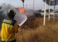 Arde una zona agrícola y un coche en Sant Antoni