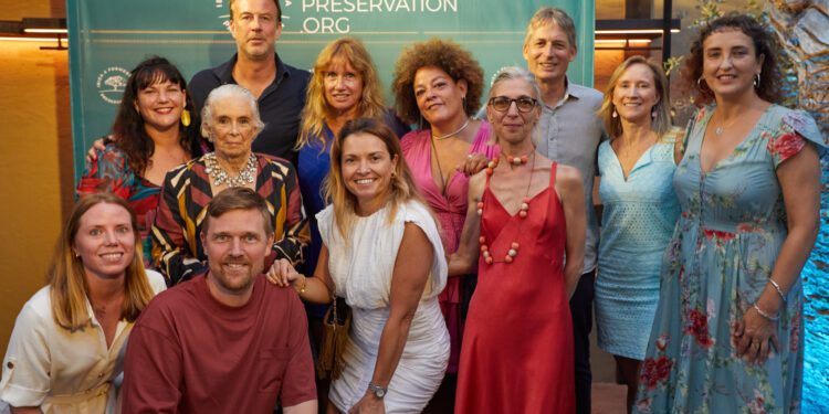 Patronos y equipo de IbizaPreservation.