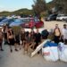 Todo el grupo de voluntarios de Trekking Ibiza con alguna de las enormes bolsas de residuos con la basura que fueron encontrando. Fotos cedidas a Noudiari.es