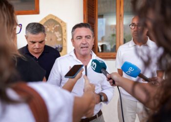 Marí Bosó, Jerez y Portas, hoy en Formentera para hablar de la crisis migratoria.