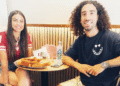 Un desayuno de toda la vida: Marc Cucurella y Claudia Rodríguez visitan una churrería en Ibiza