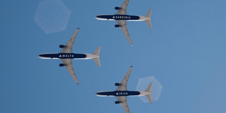 ¿Ibiza, Malta o Cerdeña? Esta es la encuesta que lanza Delta Airlines en su web.