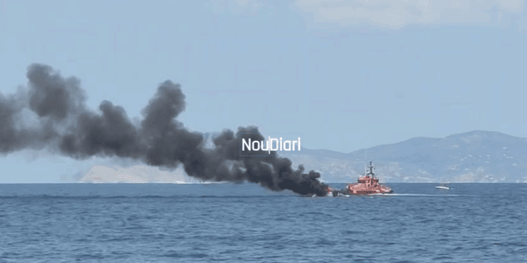 Momento en el que se hunde el velero leos de la costa de Formentera