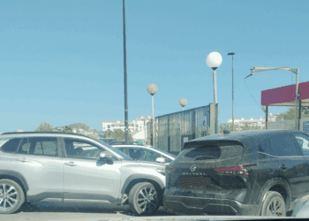 Bloqueo de tráfico en el carrer de cas Dominguets de Ibiza por las colas en el lavado de coches. Foto Inés Tur cedida