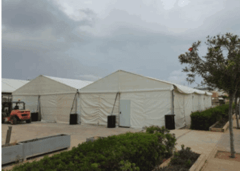 Los modulos prefabricados se están instalando en el muelle de Botafoc. / Delegación del Gobierno