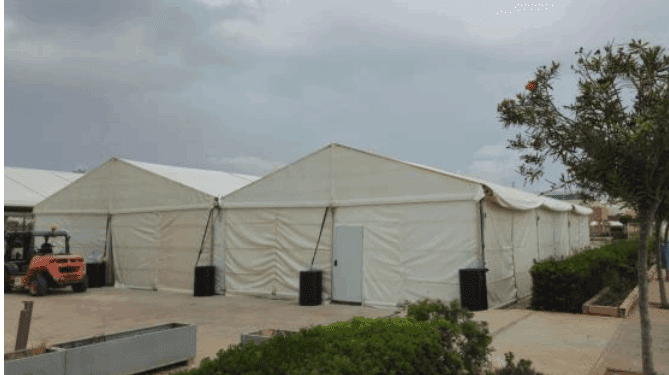 Los modulos prefabricados se están instalando en el muelle de Botafoc. / Delegación del Gobierno