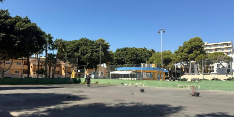 Estado actual de la pista deportiva. / AE