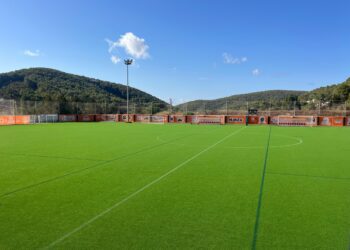 El nuevo césped artificial del campo de Sant Josep. / ASJ