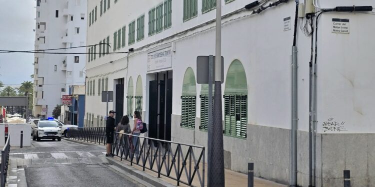 Imagen del centro escolar esta mañana. Foto: Ayuntamiento de Sant Antoni.