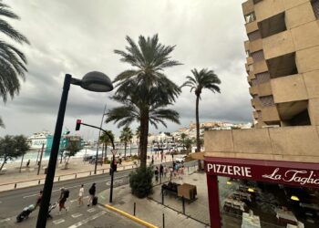 La tormenta se aproxima a Ibiza, en esta imagen de esta misma mañana de martes. Noudiari.es