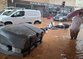 Muchos vehículos quedaron siniestro a causa de las lluvias. / D.V.