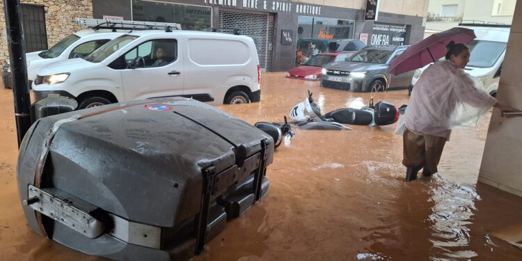 Muchos vehículos quedaron siniestro a causa de las lluvias. / D.V.