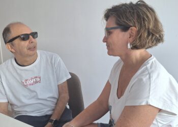 José Antonio Moreno y Edurne Miró explican sus casos personales. / D.V.