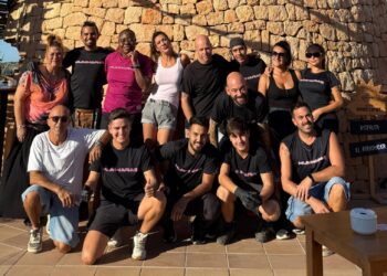 El equipo Kumharas, al completo. Foto cedida.