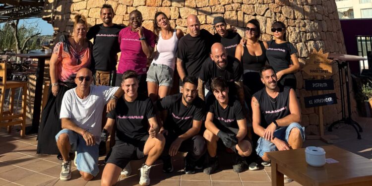 El equipo Kumharas, al completo. Foto cedida.