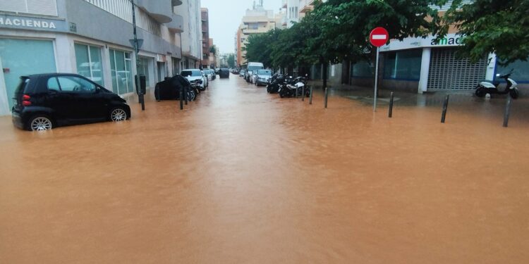 Imagen de una calle de Ibiza anegada por la lluvia en octubre del año pasado