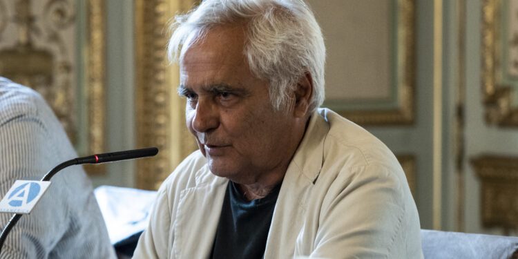 El reconocido periodista y escritor Juan Cruz, en una imagen de archivo de Casa América.