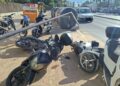 Motocicletas derribadas en la avenida 8 d'Agost de la ciudad de Ibiza.