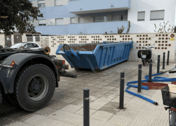 Uno de los contenedores de voluminosos pensados para que la gente afectada pueda depositar enseres.