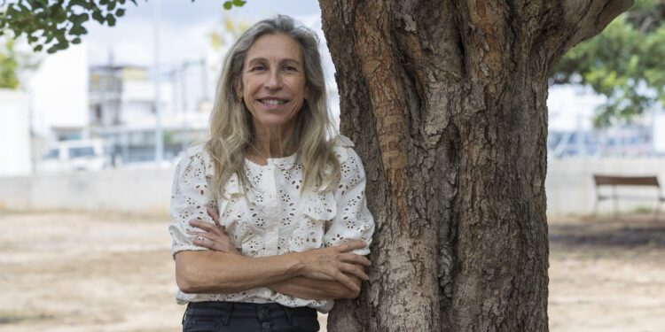 Carmen Ferrer, alcaldesa de Santa Eulària, en Parque Es Garrovers de Puig den Valls. Fotos de Paco Natera.