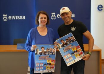 Carmen Domínguez y José Boto presentan el cartel del festival.