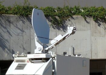 Detalle de un radar del Sistema Integrado de Vigilancia Exterior de la Guardia Civil.