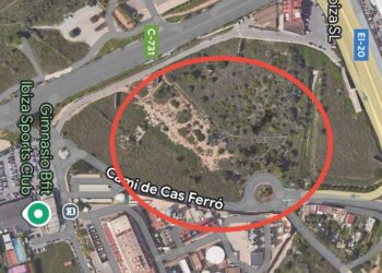Finca donde viven las personas que la tienen ocupada ilegalmente y aproximadamente una decena de perros que han protagonizado varios ataques a personas, con mordeduras de gran importancia.