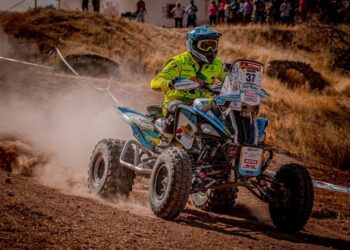 Toni Vingut conduce su vehículo durante una de las etapas. / Motorclub Formentera i Eivissa.