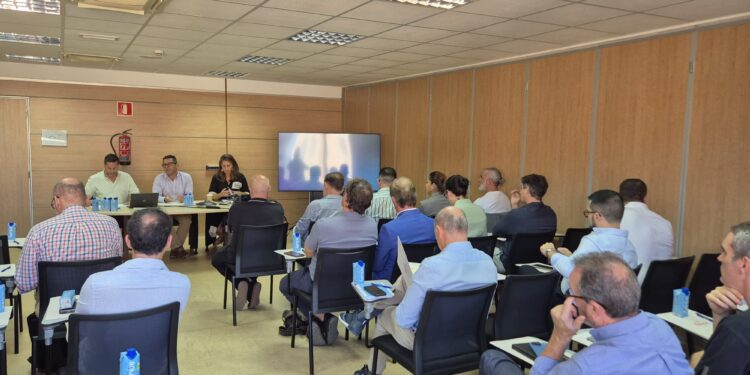Encuentro entre el sector turístico y el alcalde y dos concejales de Ibiza.