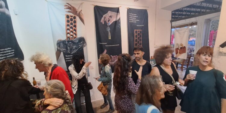 Inauguración de 'Ens fan fora', en Can Jordi. / D.V.