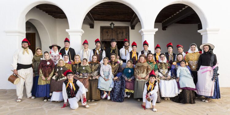 Foto de grupo de la Colla de Balançat.